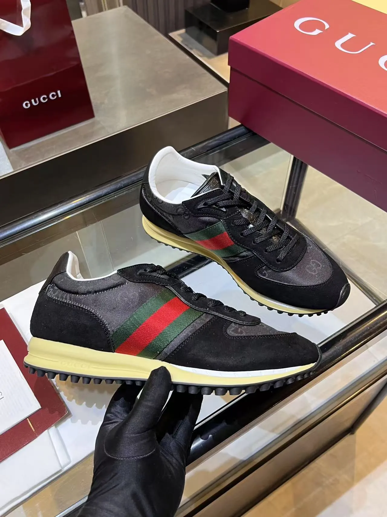 Men's Men's Shoes 💰620💰 Gucci Gucci Top Version Latest Catwalk Style Re-Motion Series Thick-soled Casual Sneakers Original Purchased, Developed and Made. This sneaker has a detachable and adjustable ankle strap, adding a dynamic item to the 2025 spring and summer series. The light and flexible outsole has been specially treated and is filled with a strong retro style. Exquisite packaging at the delivery counter 🛍📦 ▪️Fabrics: Original custom imported first-layer cowhide ▪️Inner lining: Original custom-made breathable mesh ▪️Sole: Original molded TPU material ▪️Sole thickness: 3.5CM ▪️Size: 39-44 (customized at 38.45.46)